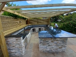 https://www.rockandco.co.uk/outdoors-kitchen-worktops/ website