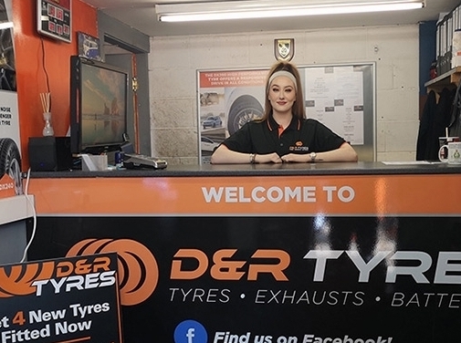 https://www.dandrtyres.co.uk/ website